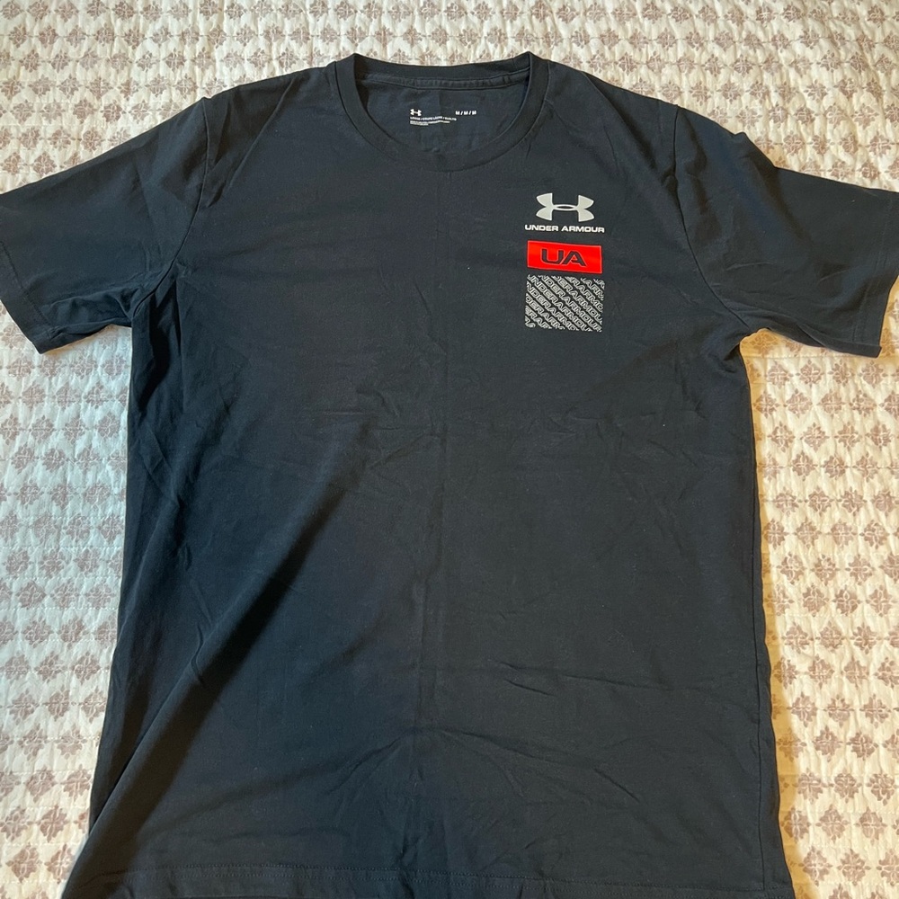 Under Armour Black and Red Men's Short Sleeve Tee